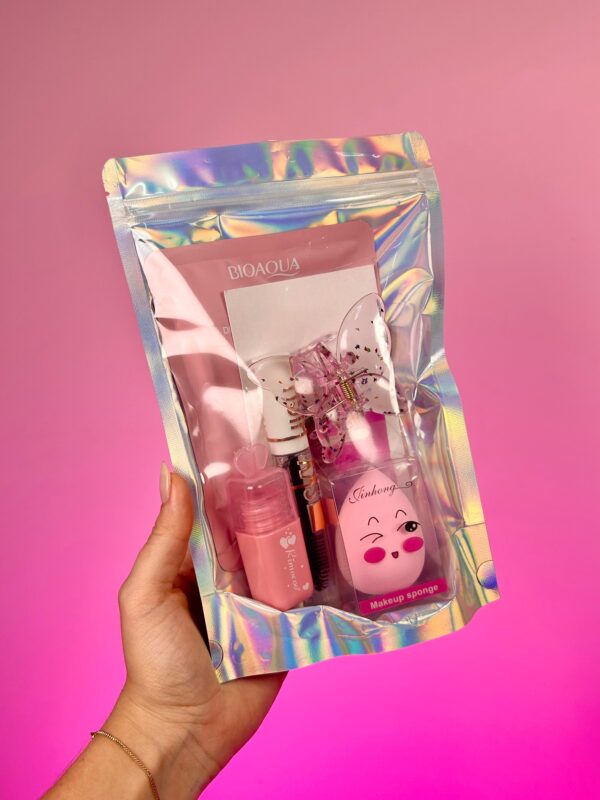 COMBO BOLSITA ROSA (1 Velo Bioaqua- 1 Beauty blender -1 Pestañina - 1 Rubor en crema -1 Gancho para cabello