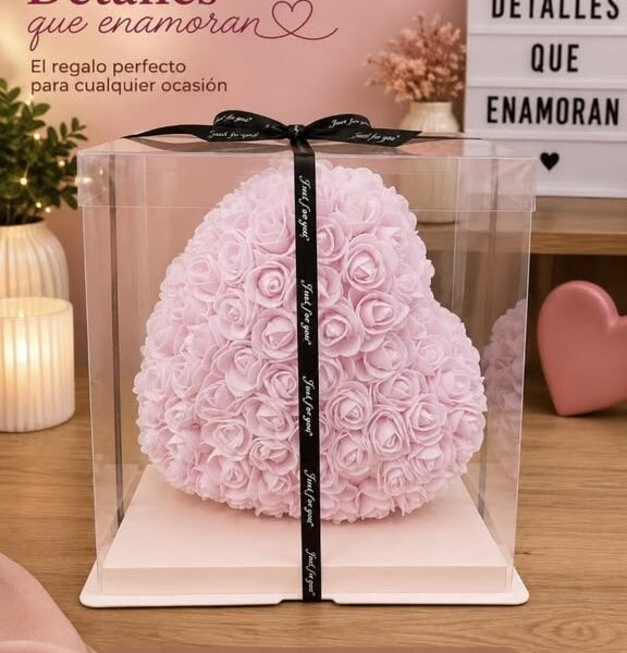 CORAZON DE FLORES ETERNAS CON LUCES